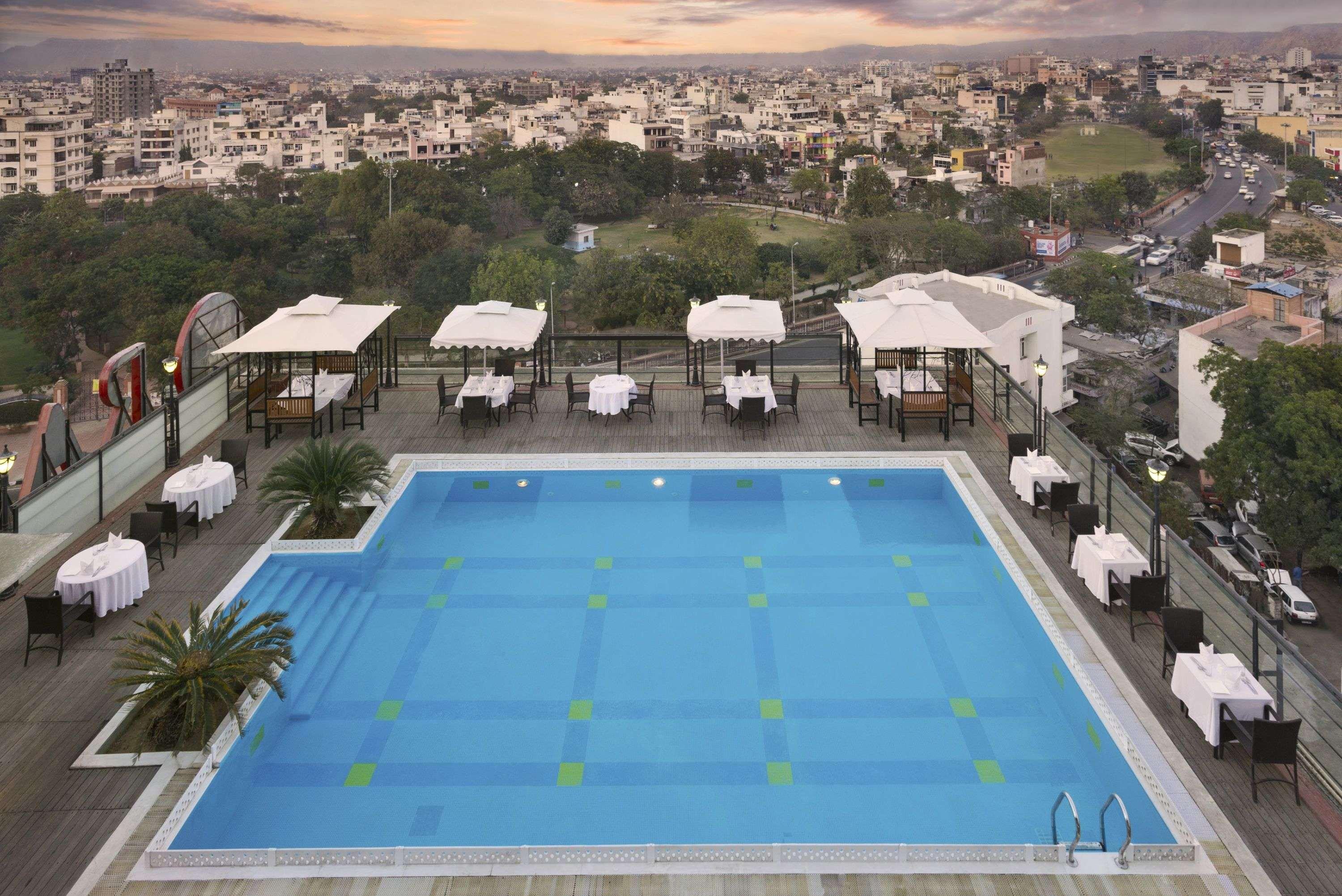 Ramada By Wyndham Jaipur Hotel Exterior photo